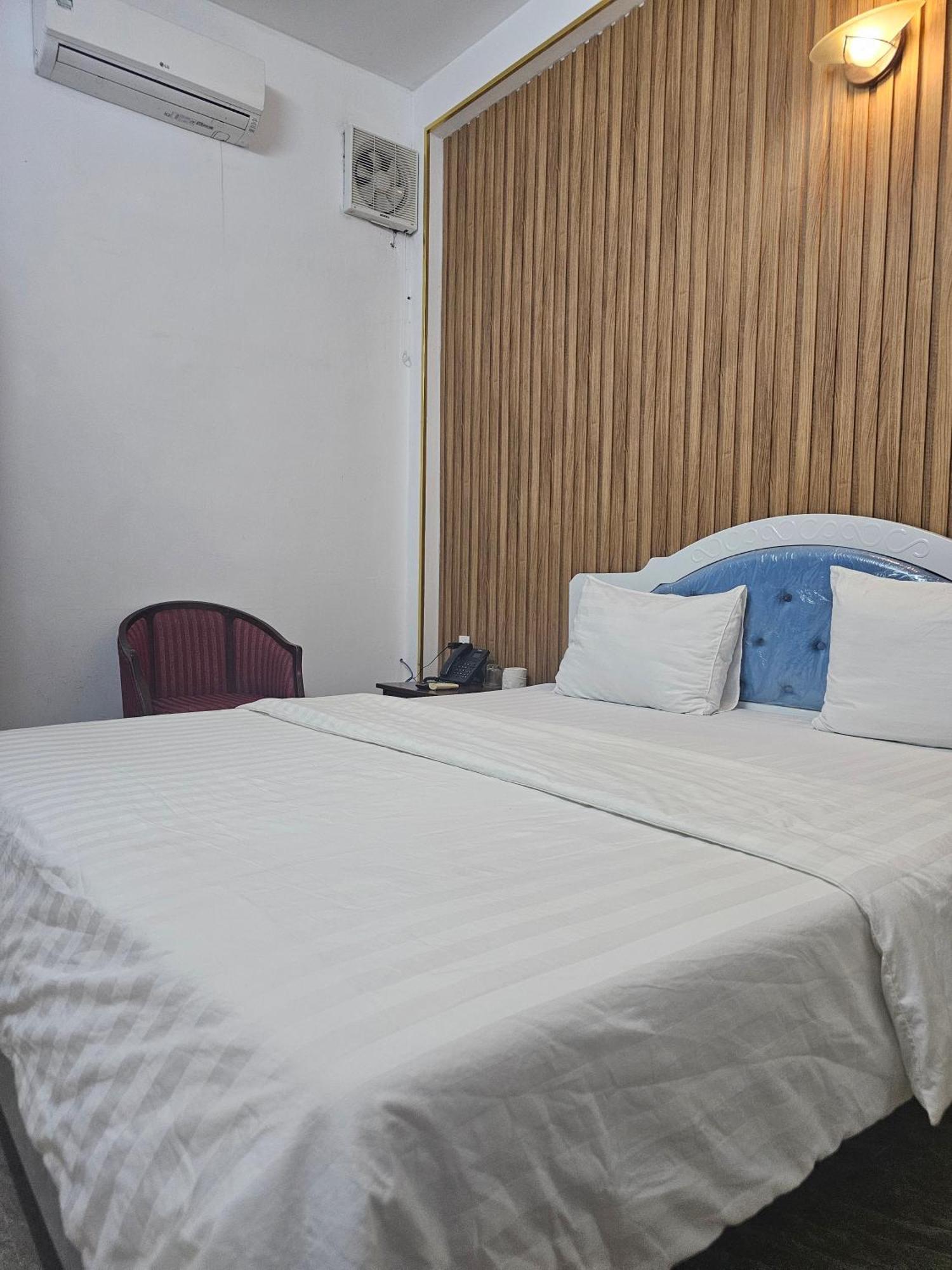 Khach San Trung Mai Otel Ho Şi Min Dış mekan fotoğraf