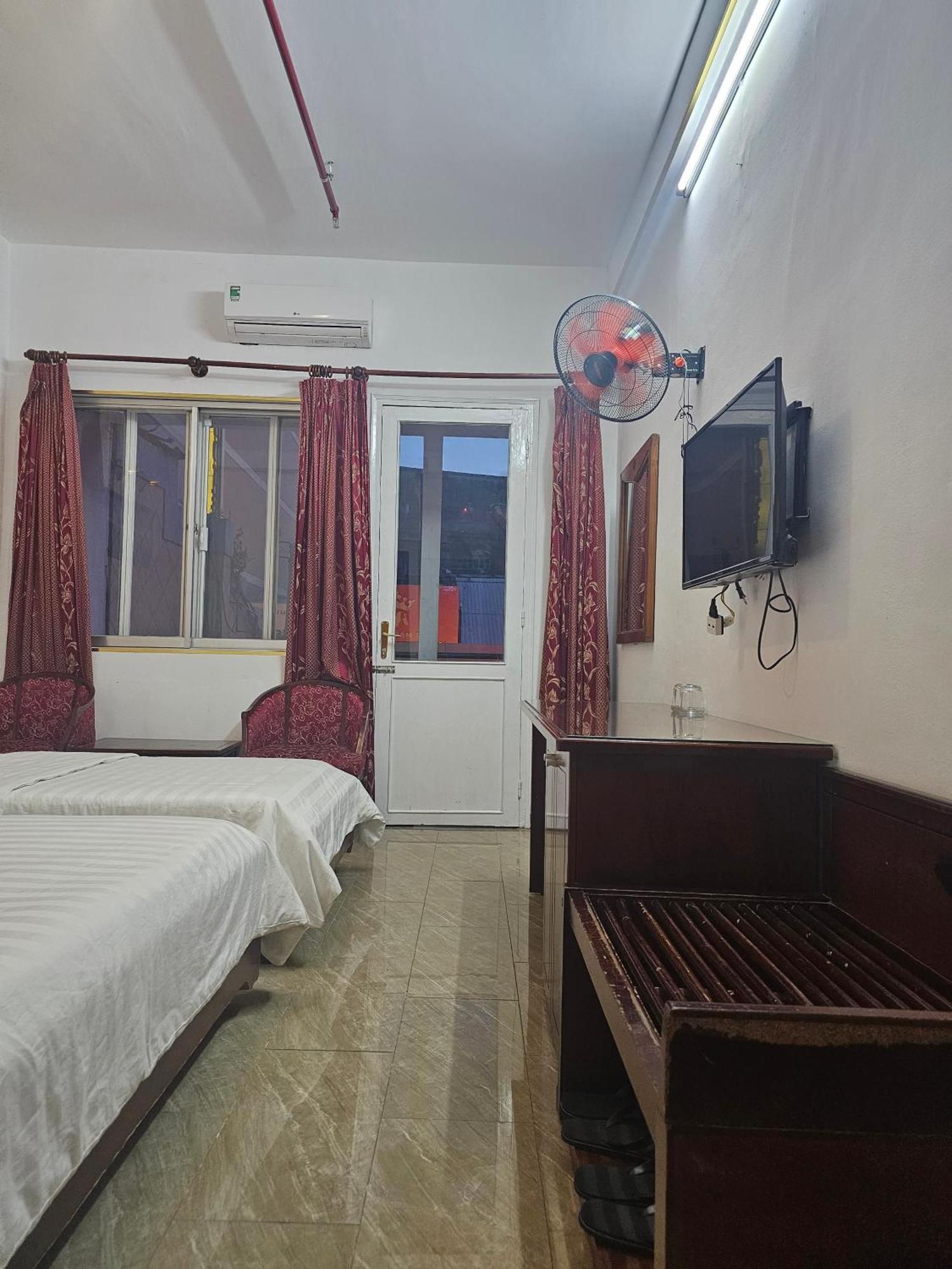 Khach San Trung Mai Otel Ho Şi Min Dış mekan fotoğraf