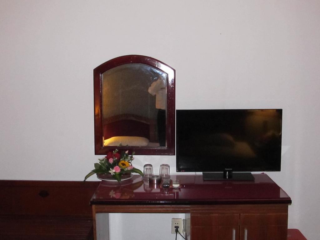 Khach San Trung Mai Otel Ho Şi Min Oda fotoğraf